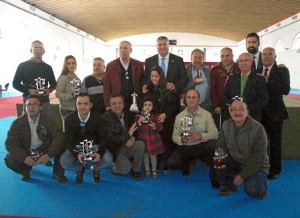 Foto de familia del concurso de Cante Timbrado en Cartaya.