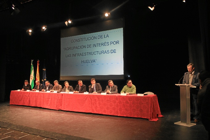 Acto de constitución de la 'Agrupación de Interés por las Infraestructuras de Huelva'.