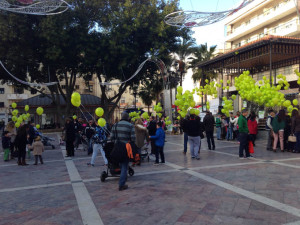 La plaza de las Monjas momentos antes de la suelta de los globos. 