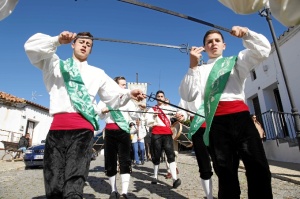 La danza de Cabezas Rubias se creó a principios de los años 80. 