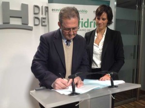 Firma del convenio entre ambos.