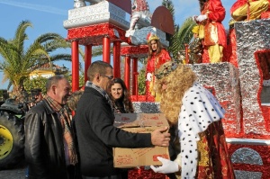 La Cabalgata fue muy seguida por los bollulleros.