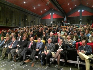 Asistentes al acto de constitución de la Agrupación de Interés por las Infraestructuras de Huelva.