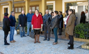 Miembros del Ayuntamiento de Aljaraque se concentran como muestra de rechazo al atentado.