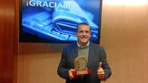 Nico con su premio ¡Bravo! 2014. 