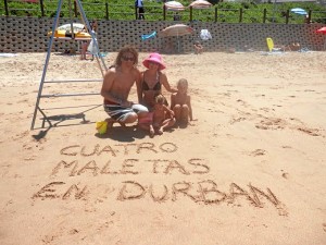 Tiene un blog llamado 'Cuatro maletas en Durban'.