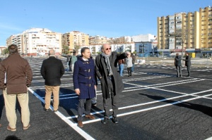 El alcalde de Huelva, Pedro Rodríguez, visita las obras del antiguo estadio colombino.