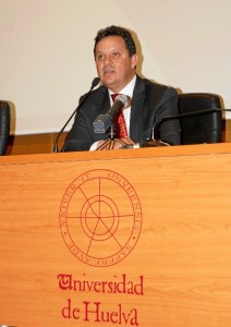 El director general de Matsa, Alonso Luján, en la Universidad de Huelva. 