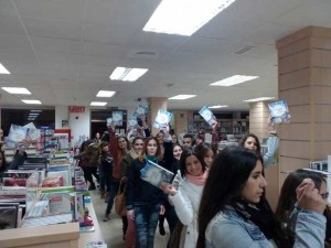 Colas en la firma de ejemplares en Córdoba.