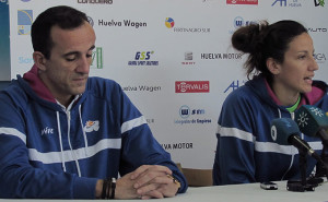 Gabriel Carrasco y María Pina, en la rueda de prensa previa al partido en Canarias. / Foto: www.cbconquero.es