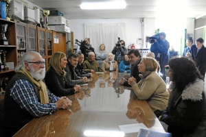 La consejera de Fomento y Vivienda ha mantenido una reunión con la asociación de vecinos de la barriada. 