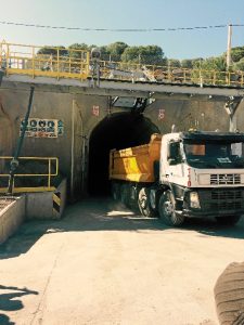 Transporte de una de las primeras extraciones de mineral de Sotiel.