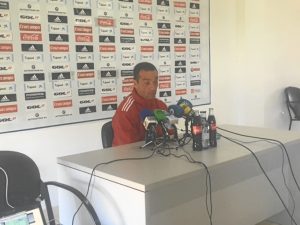 José Luis Oltra, entrenador del Recre, en la rueda de prensa previa al partido en Palamós. / Foto: P. G.