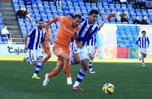 Diego Jiménez estuvo muy firme y rápido en las acciones que requirieron su participación. / Foto: Josele Ruiz.