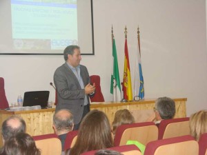 La sesión fue impartida por el veterinario bromatólogo Dr. Ángel M. Caracuel García.