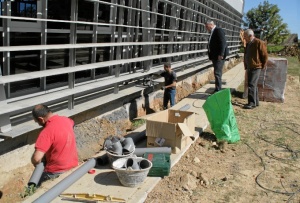 Obras en la piscina municipal de Cartaya.