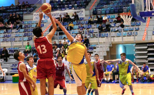 Partido de la primera jornada entre palmerinos y aljaraqueños. / Foto: @fabhuelva.