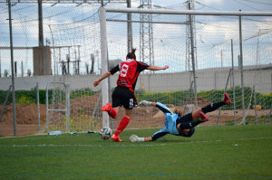 Joyce, en el momento de marcar uno de sus goles.