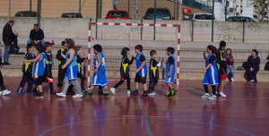 Una sana jornada de convivencia practicando el baloncesto.