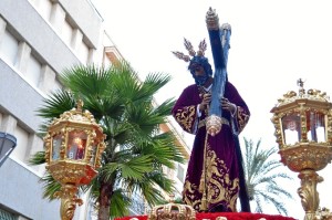 El Señor de Pasión procesiona el Martes Santo de Huelva.