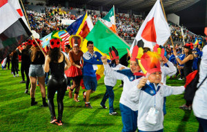 Un espectáculo de color abrió el Mundialito en Vila Real de Santo Antonio.