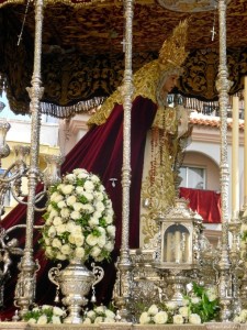 María Santísima del Rosario a su salida.