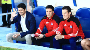 Pavón, en el banquillo del Recre en el partido ante el Racing. / Foto: Josele Ruiz.