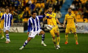 Montoro, en pugna con un rival durante el partido en Santo Domingo. / Foto: lfp.es.