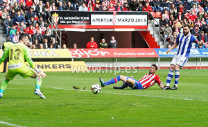 Momento del gol del Sporting, obra de Guerrero. / Foto: www.lfp.es.