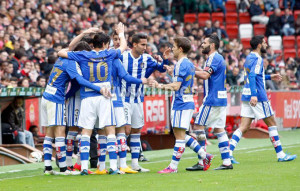 Los jugadores del Recre celebran el gol de Antonio Domínguez. / Foto: www.lfp.es.