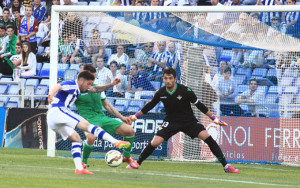 Antonio Domínguez tuvo el gol al filo del descanso, pero remató fuera. / Foto: Josele Ruiz.