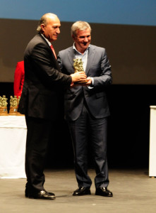 José María Benabat recibió el trofeo a la Gesta Deportiva protagonizada por el CD Sordos Huelva.