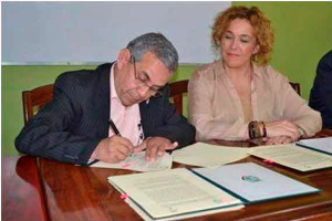 Firma de un convenio de colaboración.