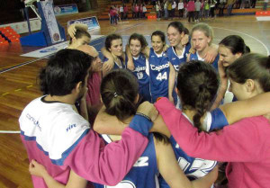 Primer partido y triunfo del equipo conquerista en el Campeonato de España junior. / Foto: @CBConquero.