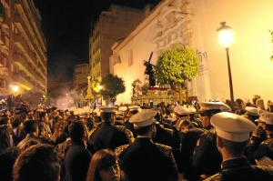 Salida de Nuestro Padre Jesús Nazareno desde la parroquia de la Concepción.