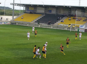 La permanencia, casi en el bolsillo del San Roque tras ganar al Real Jaén. / Foto: @Aurinegros.