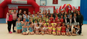 Nutrido grupo de representantes del Gimnasia Rítmica Huelva en el Torneo de San Roque.