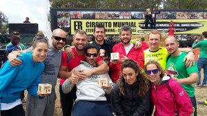 Equipo del Hard Training, del Centro Deportivo OK Mas Huelva, ganador en El Rocío.