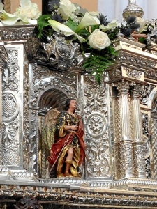 Detalle de los estrenos de la Virgen de la Consolación.