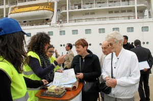 Llegada de los pasajeros del Crucero Braemar.