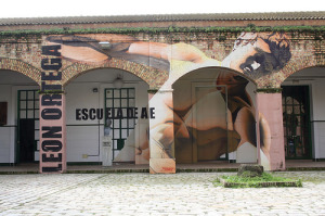 Interior del patio de la Escuela León Ortega.