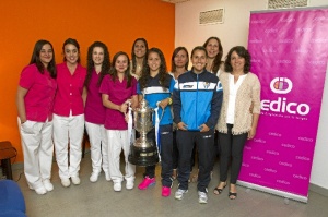 150521. Las jugadores del Sporting agradecieron a CEDICO el apoyo que le ha prestado durante toda la temporada