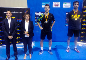 Pablo Abián, con su medalla como ganador en el torneo celebrado en Madrid. / Foto: @Bad_Esp.