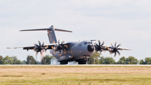 Un Airbus A400M se ha estrellado en las inmediaciones del aeropuerto de Sevilla.