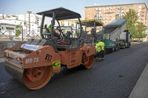 El asfaltado de las calles de Isla Chica se prolongará hasta el 20 de mayo.