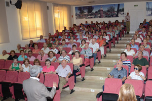 Asistentes a las jornadas de puertas abiertas de Cepsa.