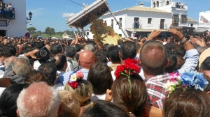 La Virgen junto a la hdad de Moguer