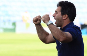 Jose Dominguez, eufórico tras uno de los goles del Recre. / Foto: Josele Ruiz.