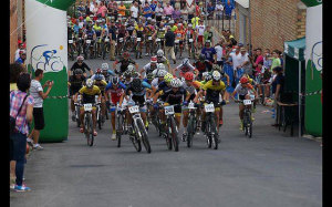 Más de 250 bikers venidos desde distintas partes de Andalucía participaron en la prueba en Paterna.