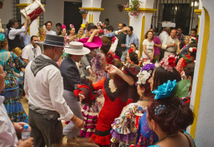 Ambiente festivo en la aldea.